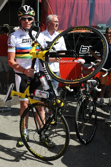 CYCLING-FRA-TDF-2010-REST-DAY-BMC-EVANS