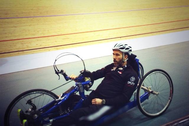 Martyn Ashton bless la moelle pini re et paralys V lo route