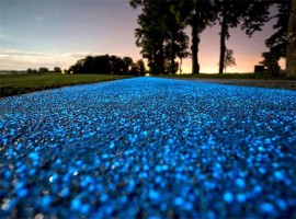 Piste-cyclable-lumineuse-bleue-Pologne-intro.jpg