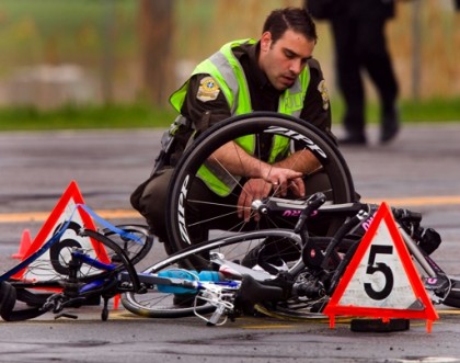 Cycliste-fauche-voiture.jpg